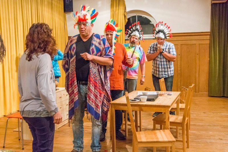 Theater Hallau – «Mannä mit und ohni Visione»