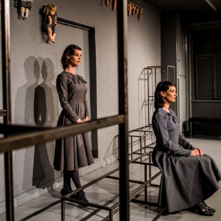Theater Ariane – «Die rote Jungfrau»