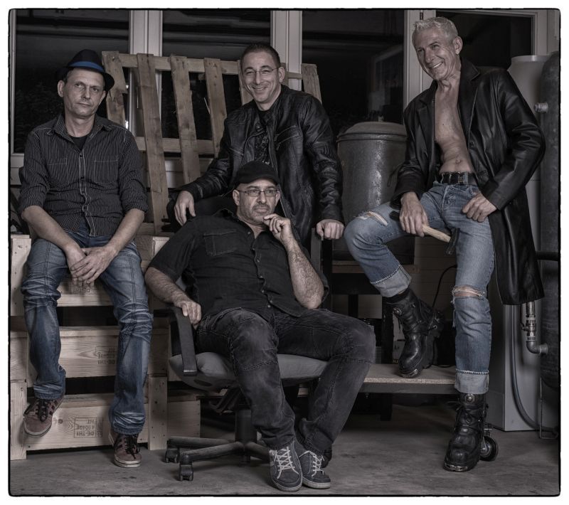 Schwiizerhits mit MundART-Rock-Band