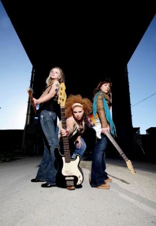 Blues Caravan - Girls with Guitars!