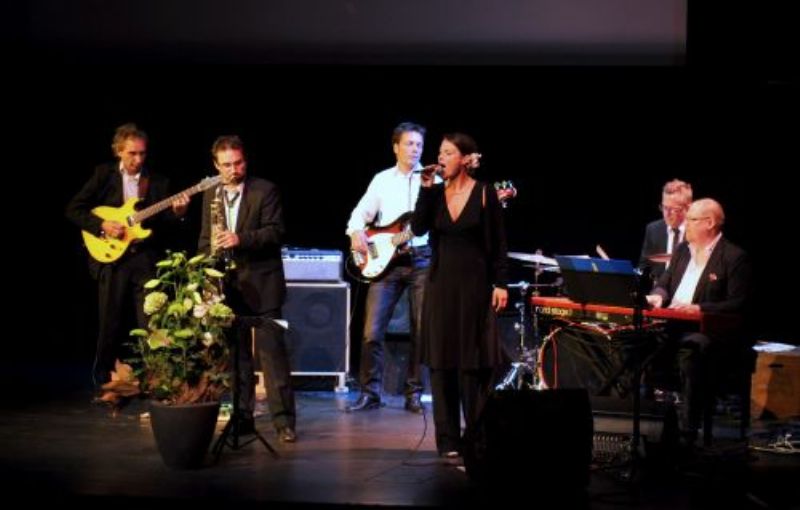 Shaky Ground «Ladies Night»