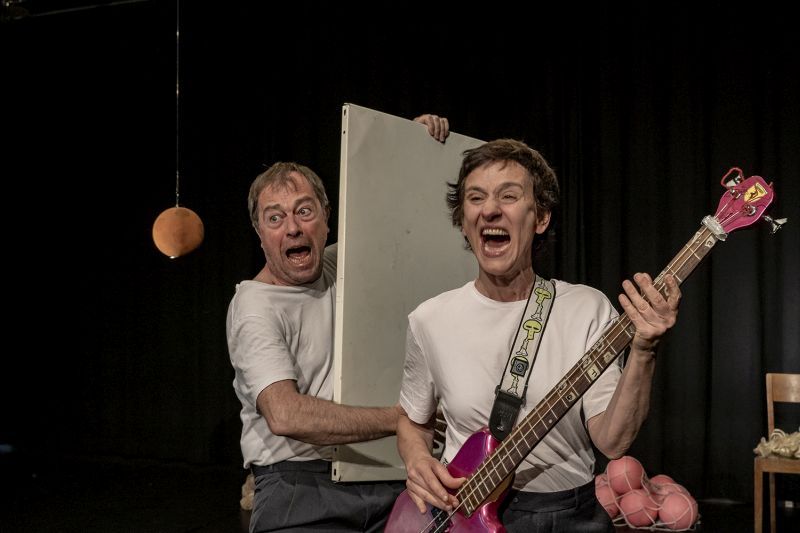 Theater Sgaramusch – «Urknall»