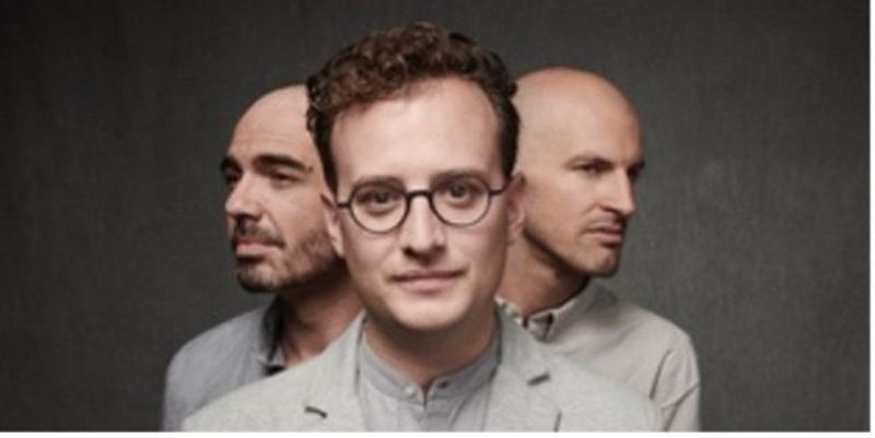 Yves Theiler Trio feat. Bardia Charaf 