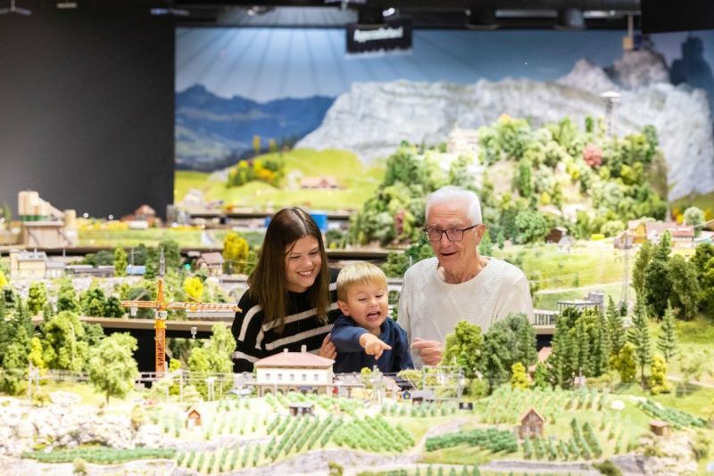 Neueröffnung Smilestones Miniaturwelt 