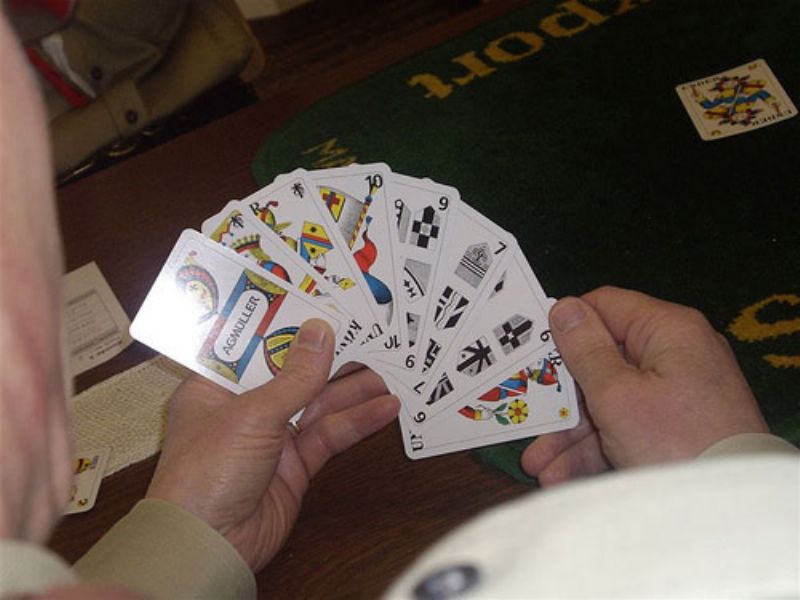 Giovedì Incasinato: Dunnschtigsjass