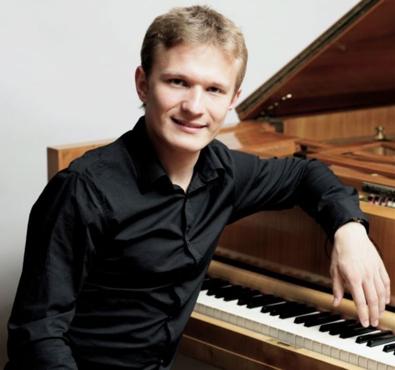 Junge, talentierte Musiker im CINEVOX Theater
