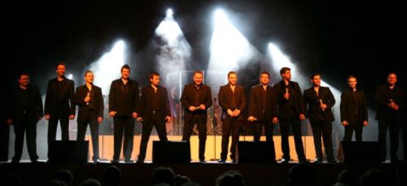 12 Tenors / 10 Sopranos
