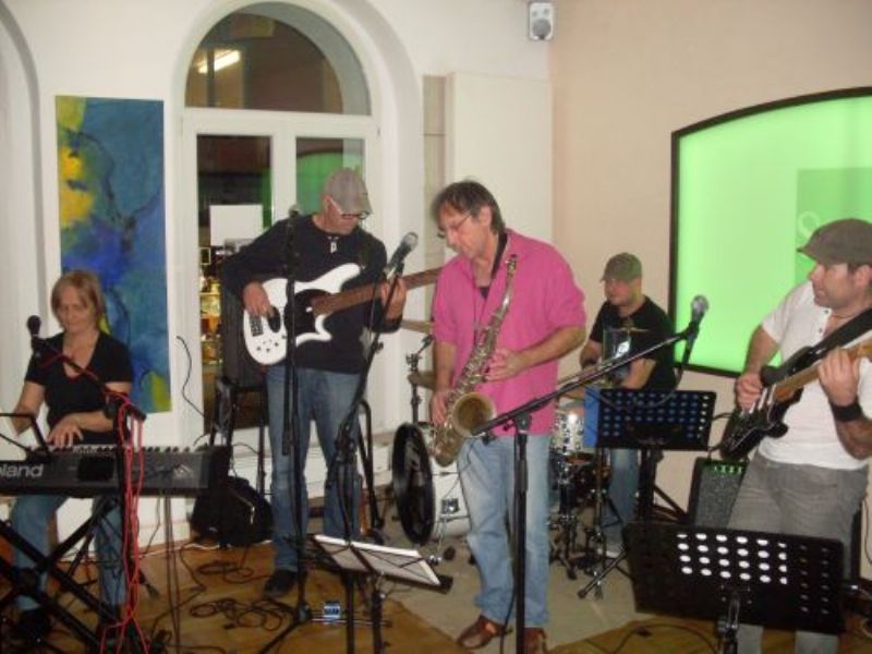 Serani House Band