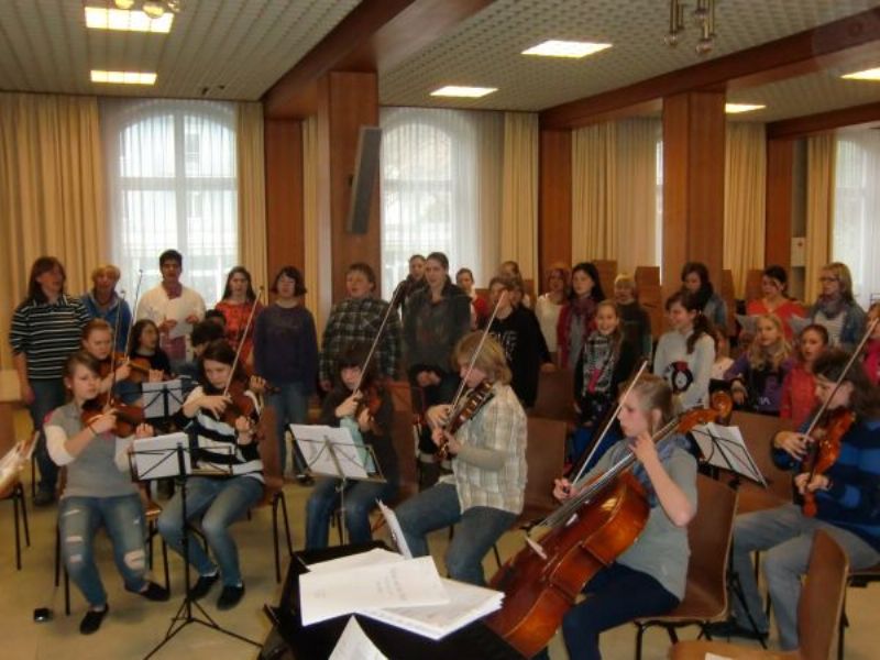 Kinder helfen Kindern